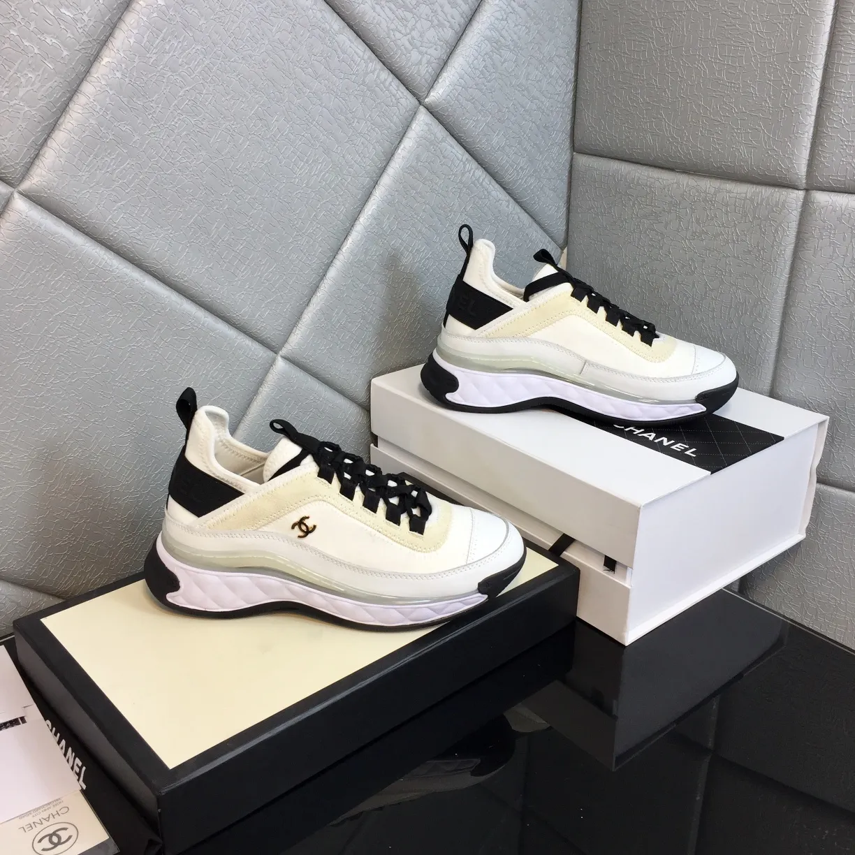 👟👟Ex-factory price 480👟👟 Women's shoes, women's clothing, sizes: 35-45 in stock, welcome to see the board for tasting details. Chanel Chanel Couple Style Xiaoxiang Casual Sports Shoes Dad Shoes Couple Style Counter original version 1:1, each color is accurately matched and internally marked. Black and gold logo. Fabric: Silk cowhide/Imported sheep tendon Outsole: T👟👟Ex-factory price U outsole/Transparent crystal bottom Comes with flip-top magnet box, complete package